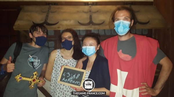 joueurs-escape-game-dans-tresor-des-templiers