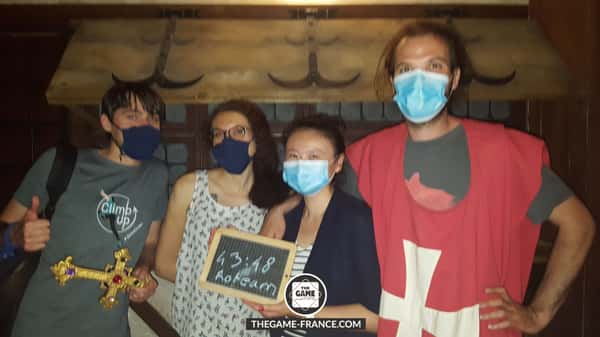 joueurs-escape-game-dans-tresor-des-templiers