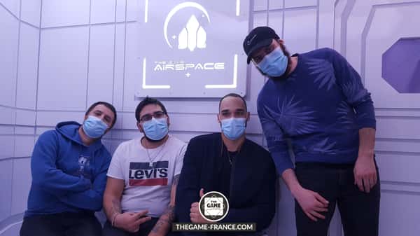 joueurs-escape-game-dans-mission-spatiale