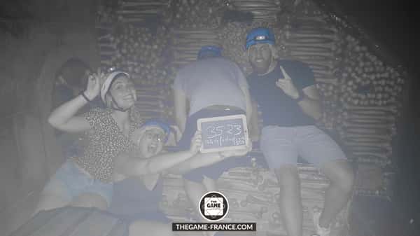 joueurs-escape-game-dans-catacombes