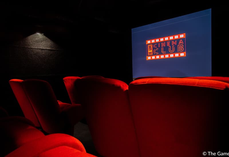 the-game-le-cinema-sieges-et-ecran