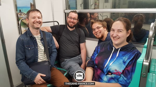 joueurs-escape-game-dans-rame-de-metro