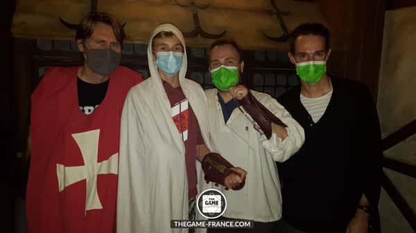 joueurs-escape-game-avec-tresor-des-templiers