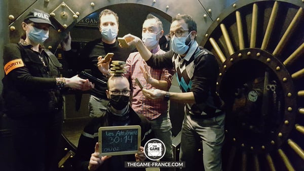 joueurs-escape-game-dans-braquage-a-la-francaise 