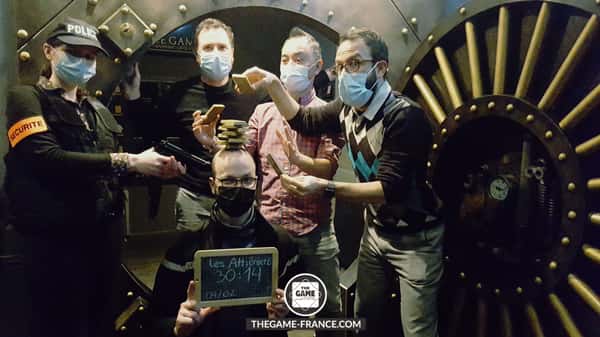 joueurs-escape-game-dans-braquage-a-la-francaise 