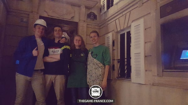 joueurs-escape game-dans-tremblement-de-terre
