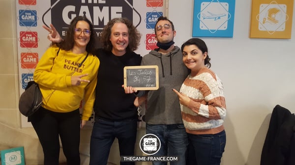 joueurs-escape-game-mur-des-logos