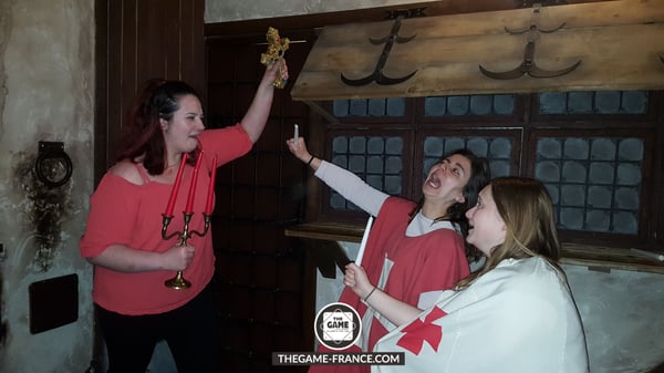 joueurs-escape-game-dans-tresor-des-templiers
