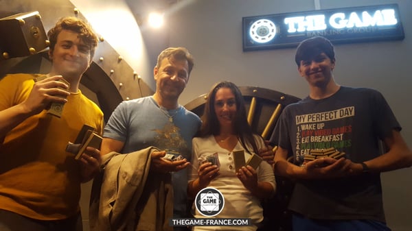 joueurs-escape-game-avec-lingots-et-diamants