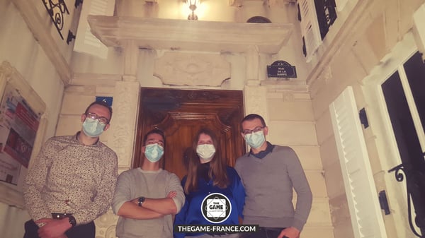 joueurs-escape-game-dans-tremblement-de-terre