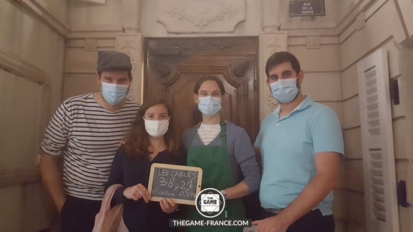 joueurs-escape-game-dans-tremblement-de-terre