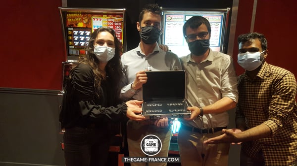 joueurs-escape-game-dans-braquage-de-casino