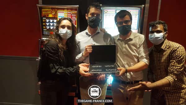 joueurs-escape-game-dans-braquage-de-casino