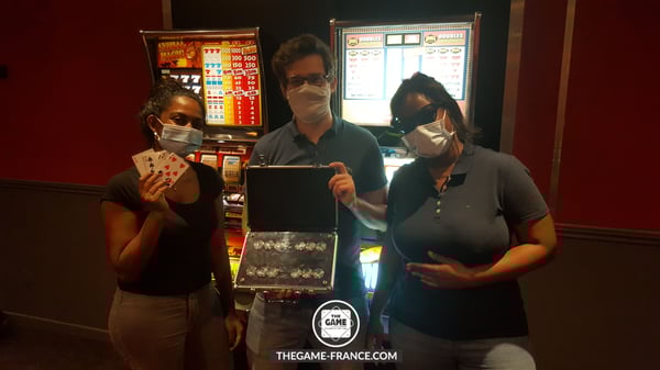 joueurs-escape-game-dans-braquage-de-casino