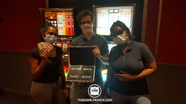 joueurs-escape-game-dans-braquage-de-casino