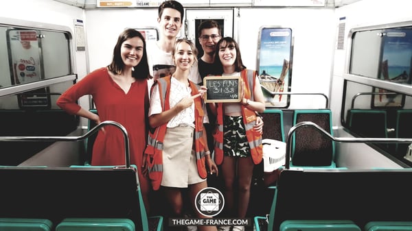 joueurs-escape-game-dans-rame-de-metro