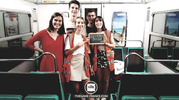 joueurs-escape-game-dans-rame-de-metro