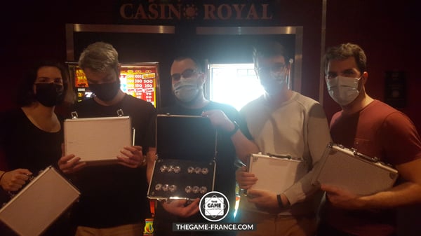 joueurs-escape-game-dans-braquage-de-casino