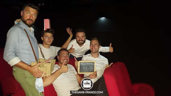 joueurs-escape-game-dans-les-sièges-au-cinema