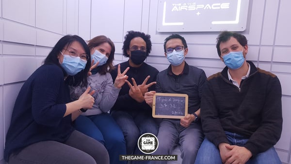 joueurs-escape-game-dans-mission-spatiale